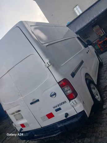 van-space-bus-big-0