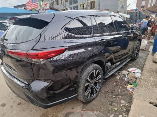 Awoof!