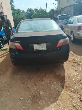 i-dey-wait-for-dealer-big-1