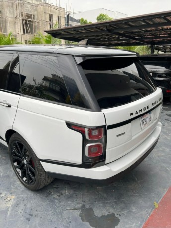 for-sale-2018-range-rover-vogue-luxury-meets-performance-big-3