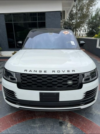 for-sale-2018-range-rover-vogue-luxury-meets-performance-big-0
