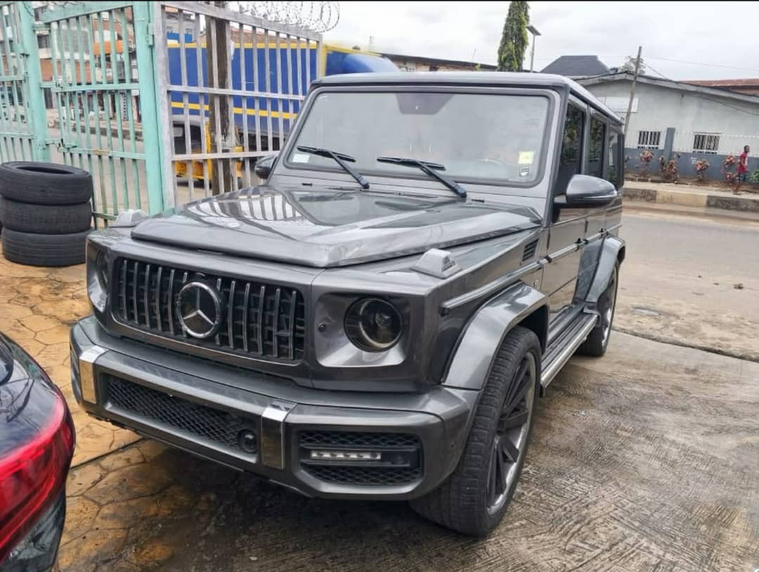 luxury-mercedes-benz-g-class-suv-vibrant-orange-interior-spacious-cargo-space-big-6