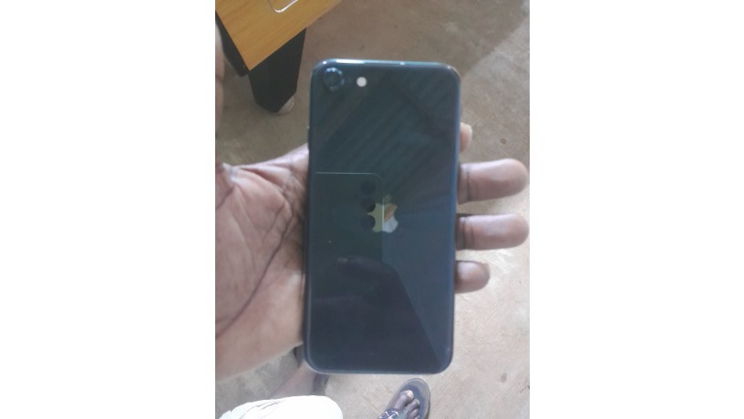 used-iphone-se-2nd-edition-64gb-big-1