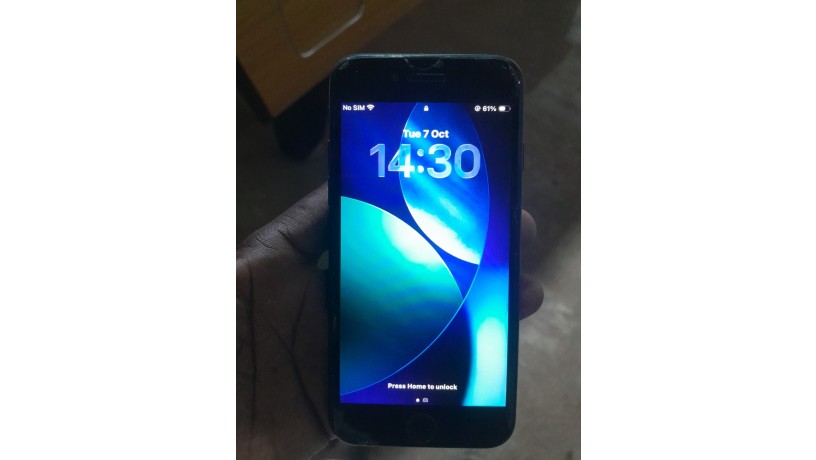 used-iphone-se-2nd-edition-64gb-big-0